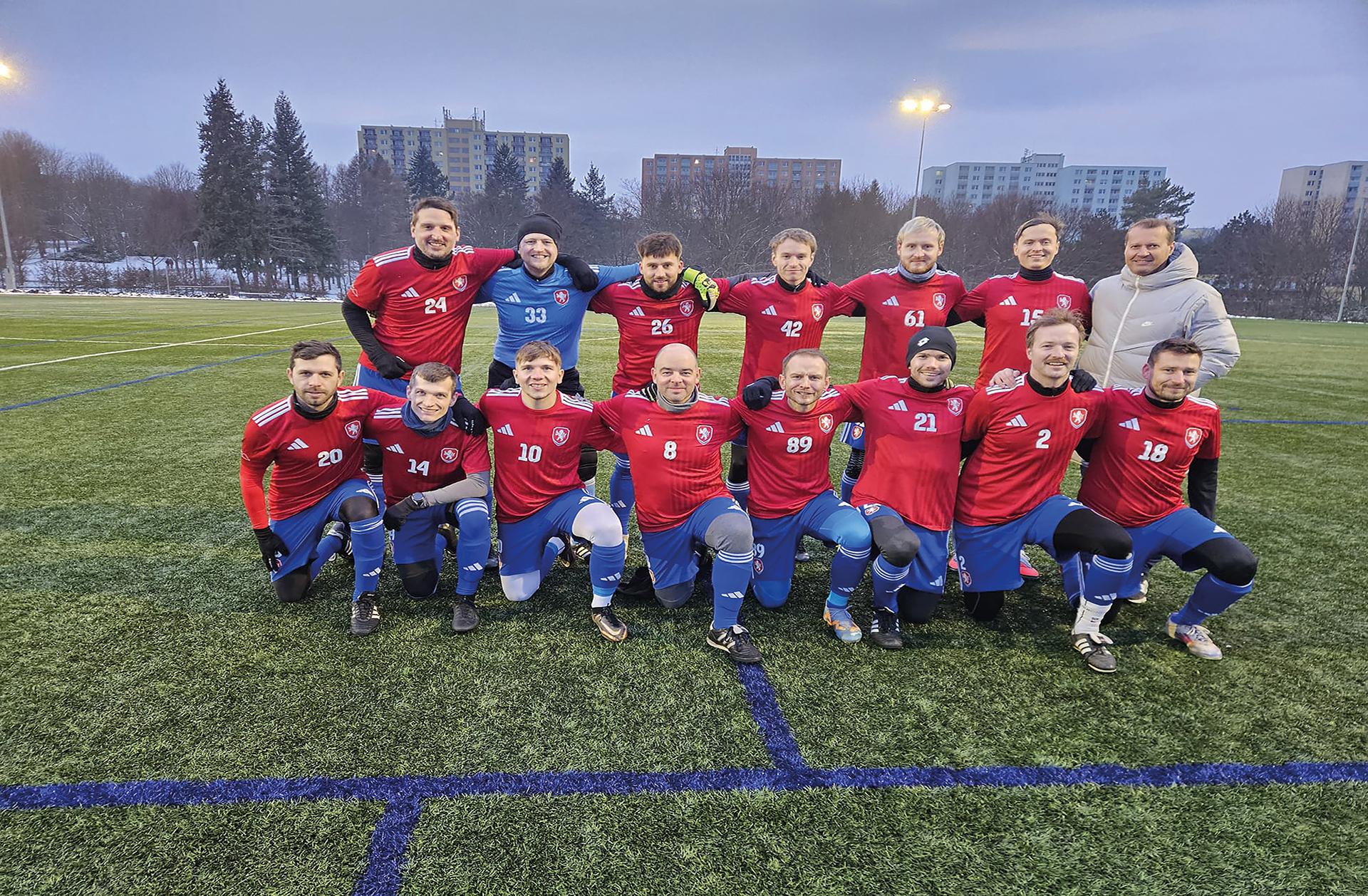 Fotbal, solidarita a cesta na světový šampionát