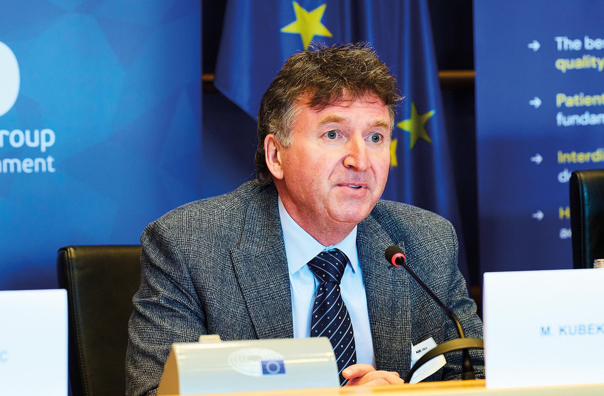 Medicínu a práci ve zdravotnictví musíme udělat víc atraktivní