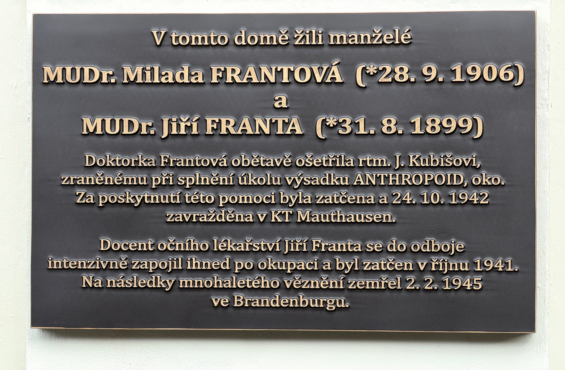 Odhalení pamětní desky manželům Frantovým