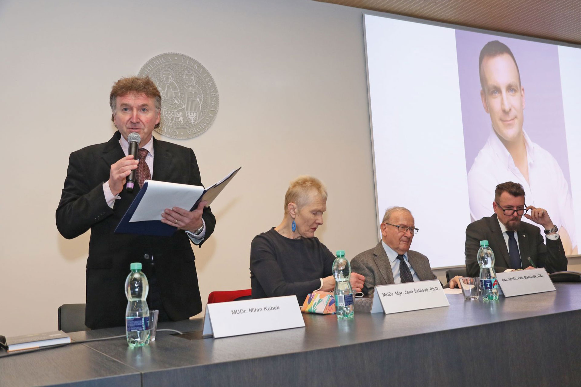 Komunikace, etika a vztah mezi lékařem a pacientem