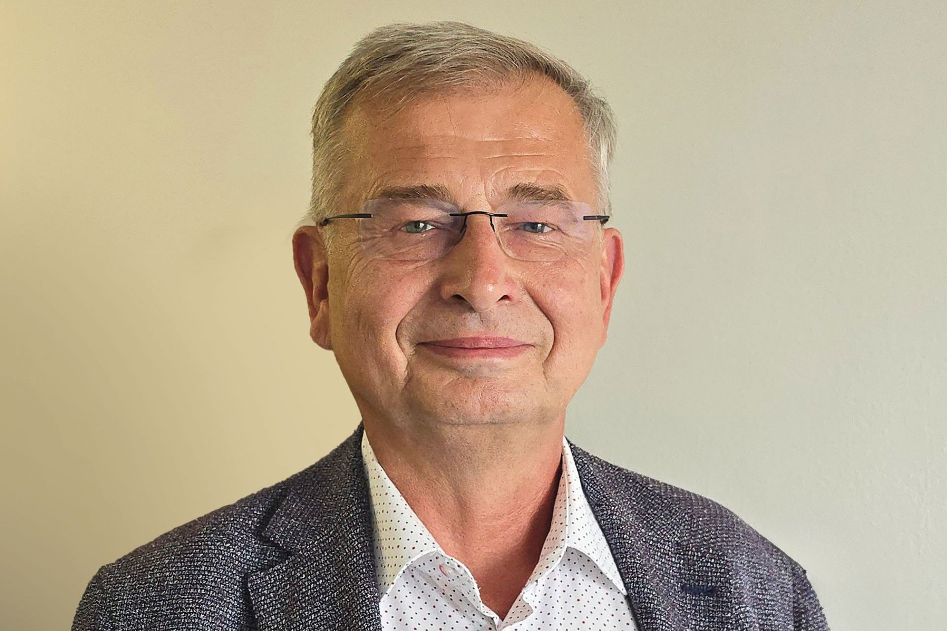 Může lékař po složení kmenové zkoušky pracovat sám bez dohledu?